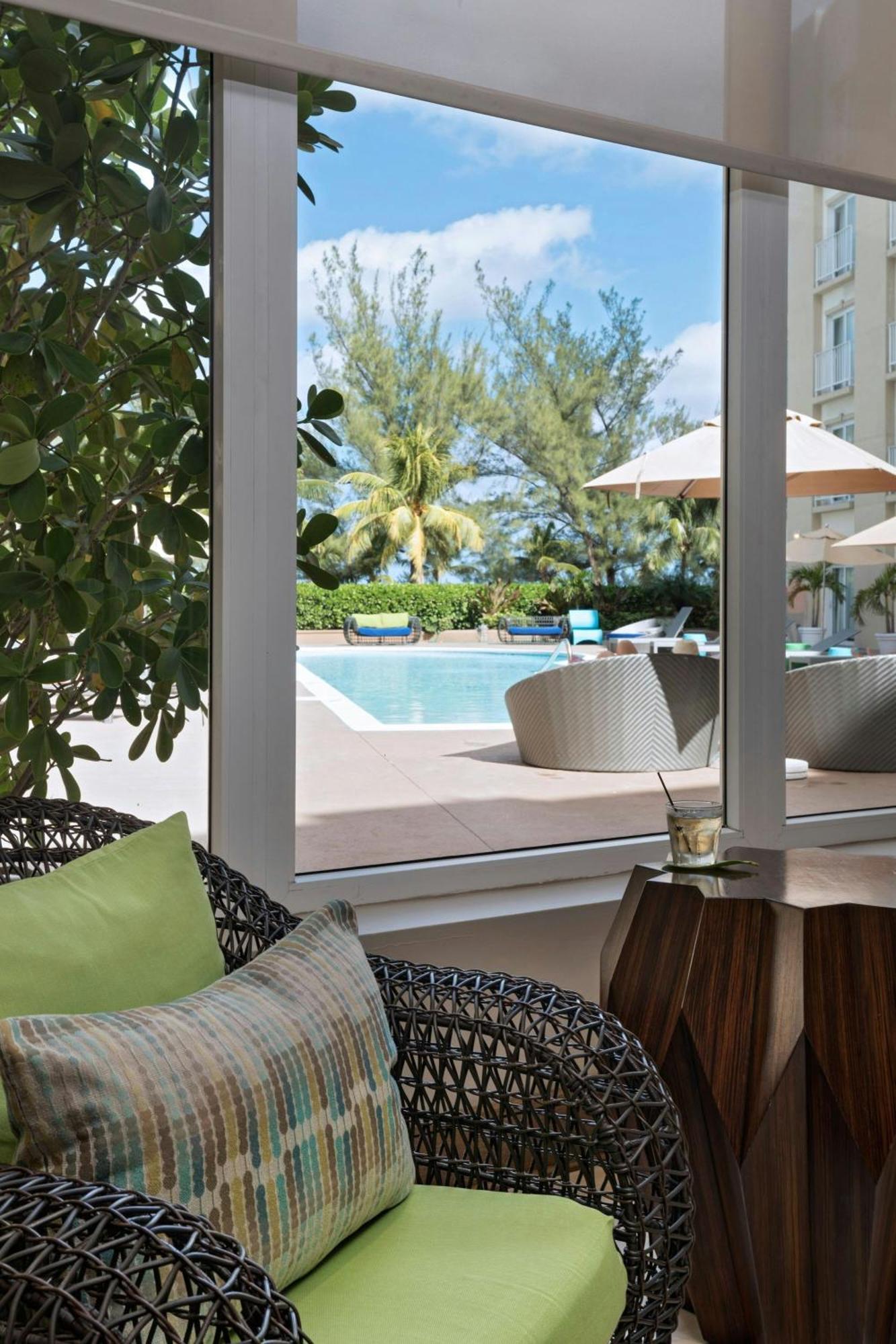 Courtyard By Marriott Nassau Downtown/Junkanoo Beach Kültér fotó
